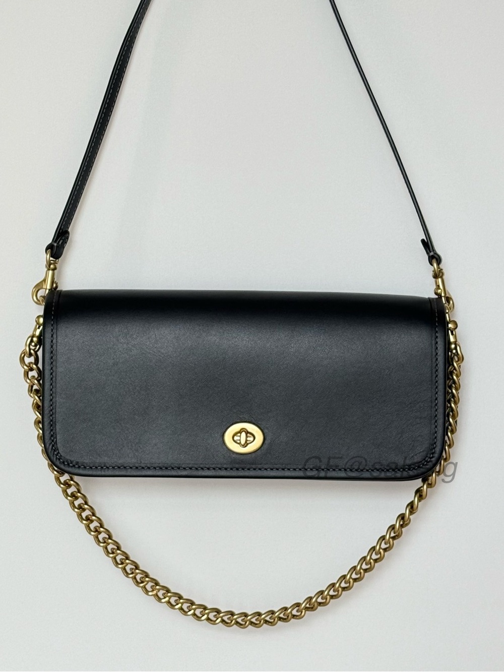 NWT Coach Dinky Shoulder Bag CW641 Black Glovetanned Leather Gold Hardware - Picture 2 of 15